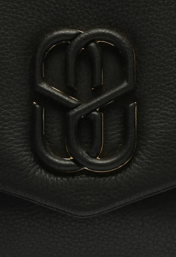 BOLSA SHOULDER MÉDIA BARBICACHOS COURO PRETA